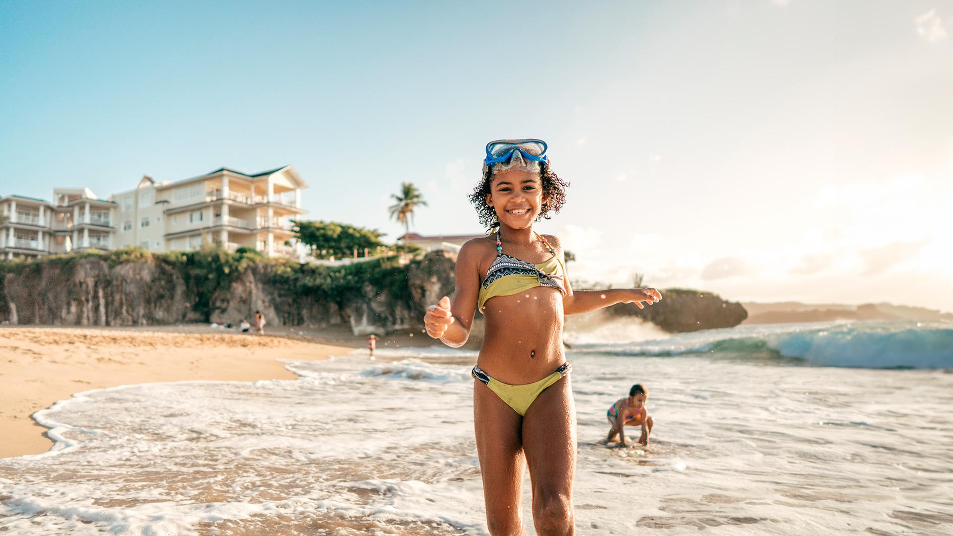 1920x1080_ass_voy_enfant_plage_toutinclus_1.jpg