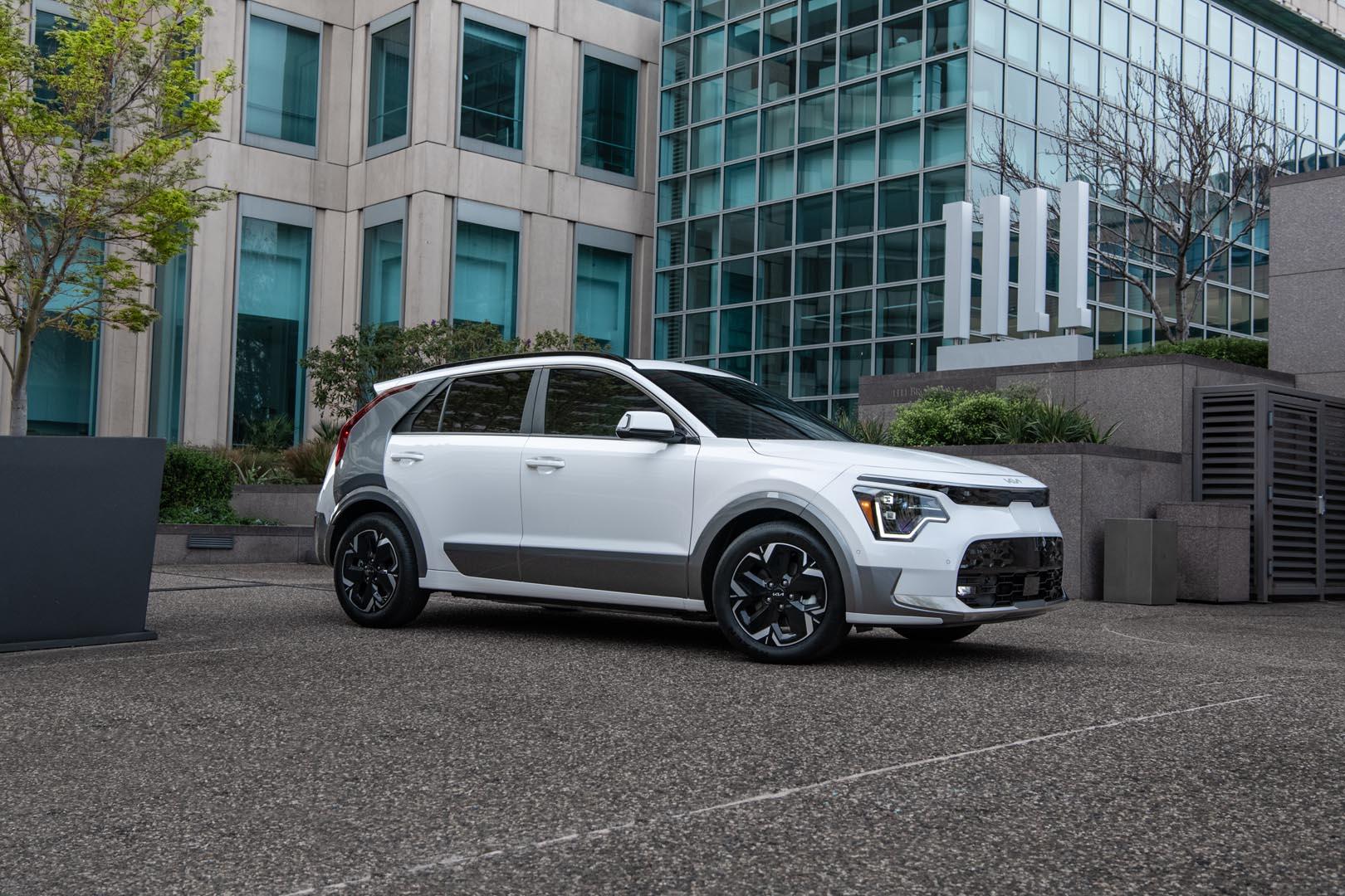 2023 Kia Niro EV_01.jpg
